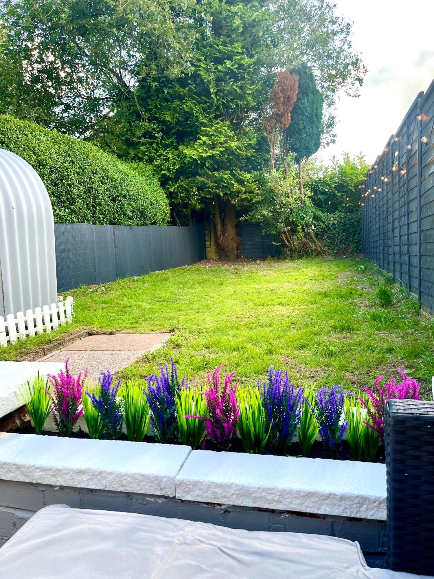 Crestfield House - Stunning Near Alton Towers - Free Parking & Garden Holiday home