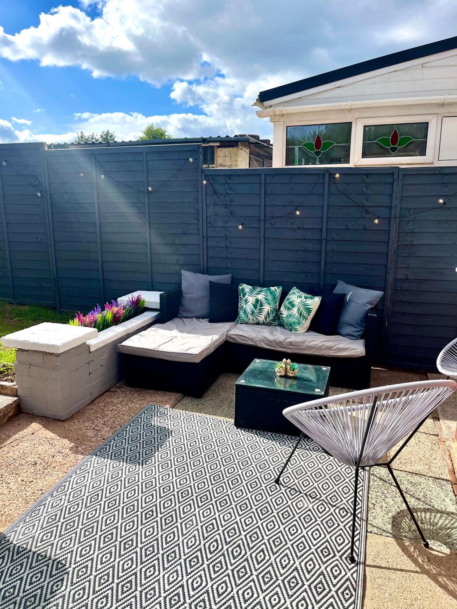 Holiday home Crestfield House - Stunning Near Alton Towers - Free Parking & Garden