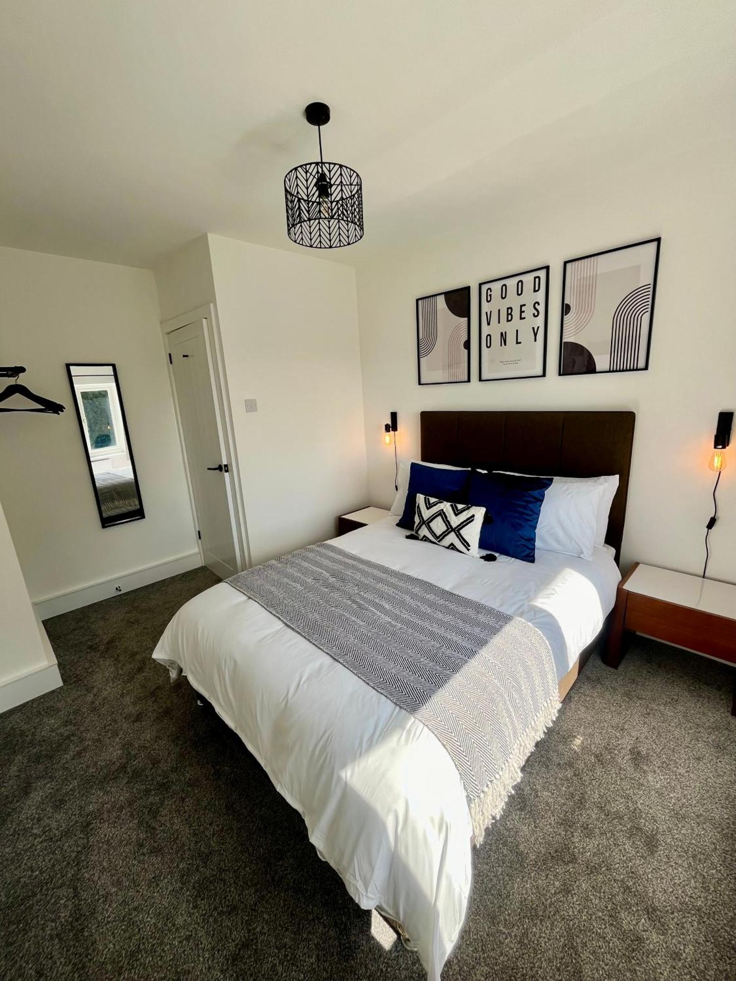 Crestfield House - Stunning Near Alton Towers - Free Parking & Garden *